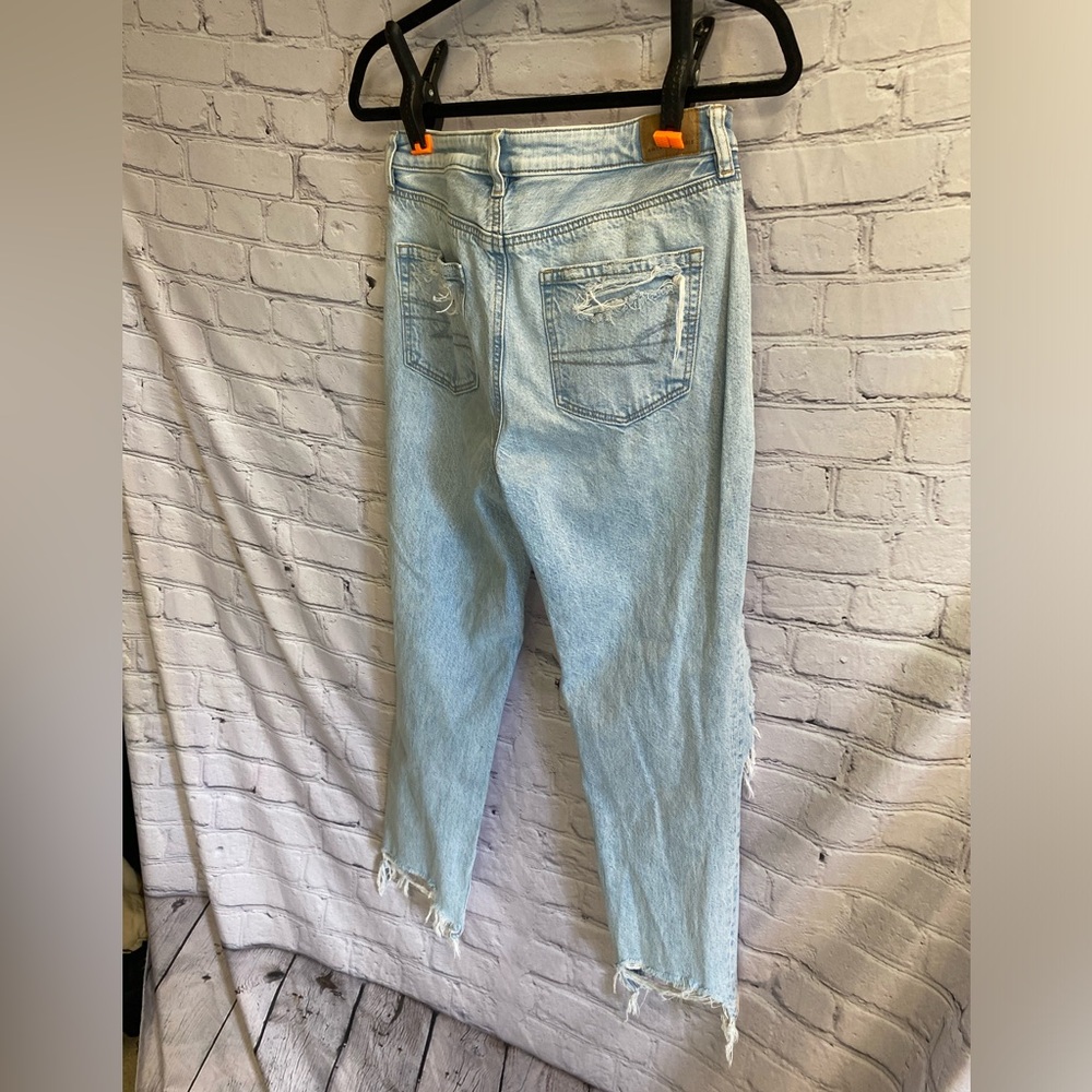 American Eagle Light Washed Comfort Stretch Really Ripped Mom Jeans Women’s 4 - Picture 11 of 12